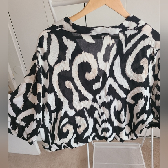 H&M Top - Picture 3 of 3